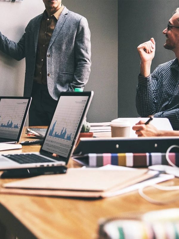 enterprise-business-discussion-kj1sdmwjlafkba9z